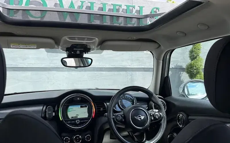 Used Mini Cooper D Hatch 116 HP (85 kW) 2017 Hatchback