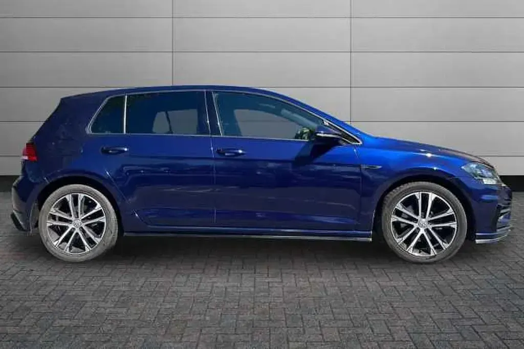 Used VW Golf VII R-line 150 HP (110 kW) 2019 Blue Hatchback