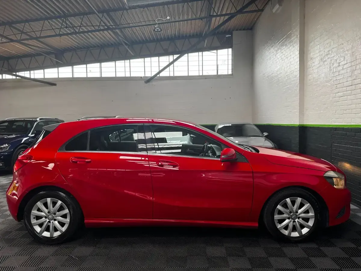 Used Mercedes A180 SE 2014 Red Hatchback