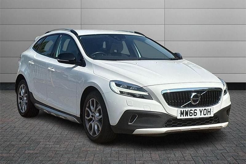 Ice white Used 2016 Volvo V40 CC Pro Estate | £10,990 (Fair price) - Image 1/2