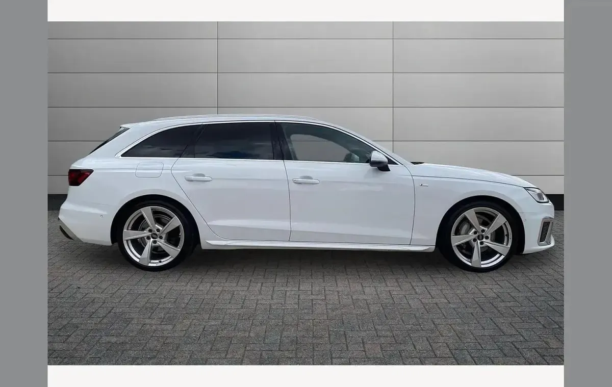 Used Audi A4 S-Line 200 HP (147 kW) 2024 White Estate
