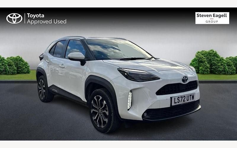 Used 2025 Toyota Yaris Hybrid Design Estate | £21,042 (Super price) - Image 1/4