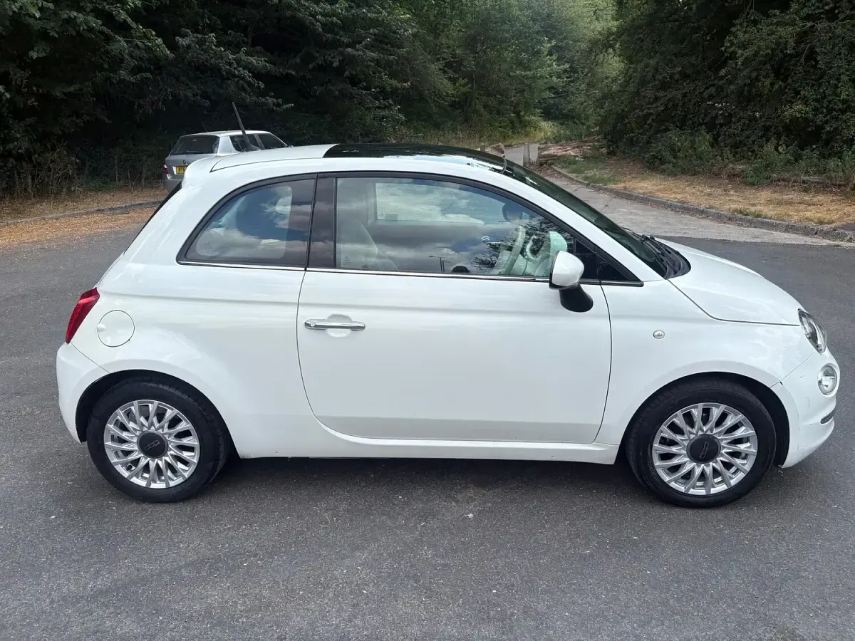 Used Fiat 500 Lounge 69 HP (50 kW) 2016 White Hatchback