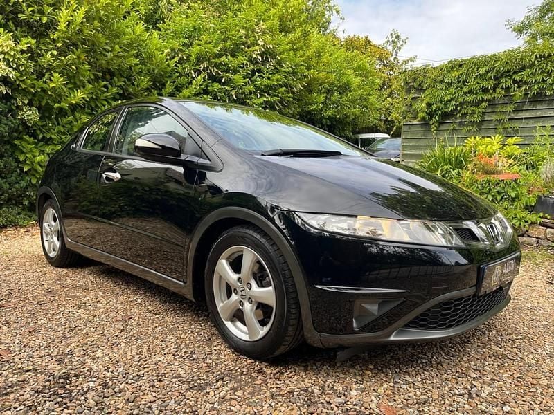 Black Used 2010 Honda Civic SE Hatchback | £1,995 (Fair price) - Image 1/4