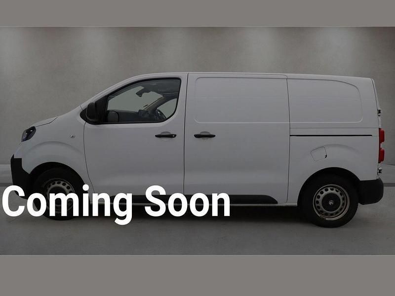 Used Vauxhall Vivaro 120 HP (88 kW) 2024 White MPV