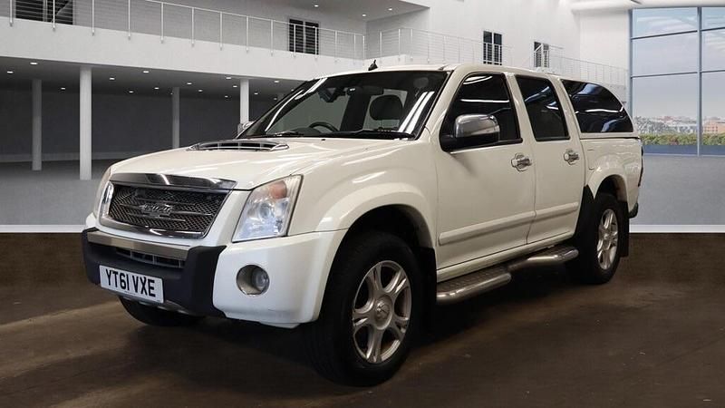 White Used 2011 Isuzu Rodeo SUV | £5,499 - Image 1/4