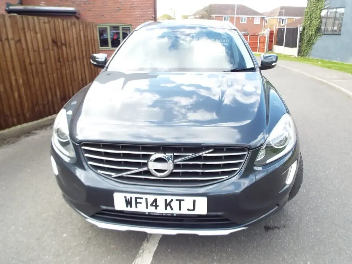 Begagnad Volvo XC60 SE Lux 215 HK (158 kW) 2014 Grå SUV