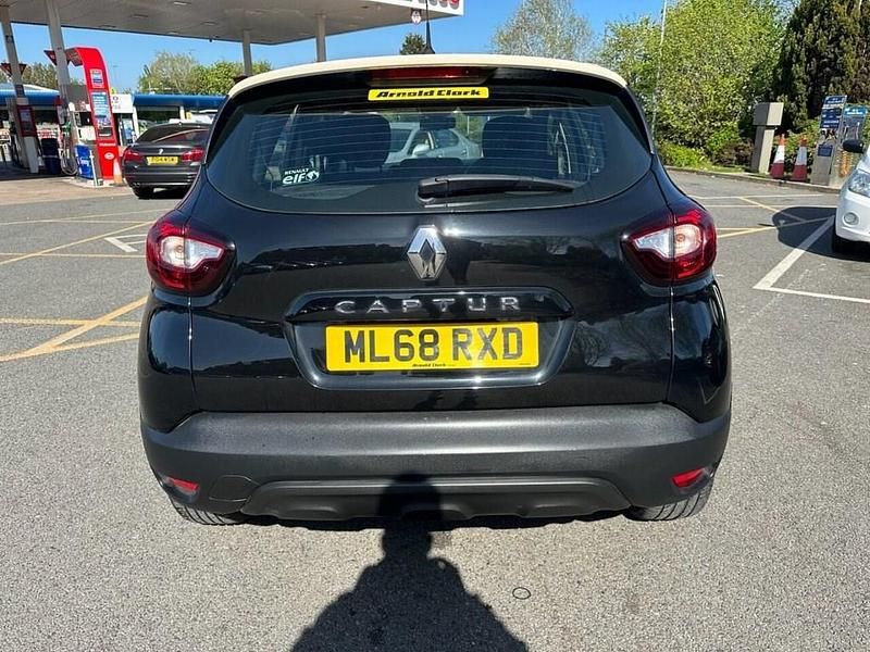 Second-hand Renault Captur Play 90 CP (66 kW) 2018 Negru SUV