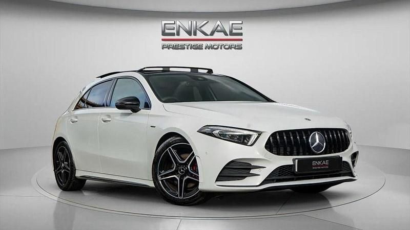 Used Mercedes A180 AMG line 136 HP (100 kW) 2022 White Hatchback