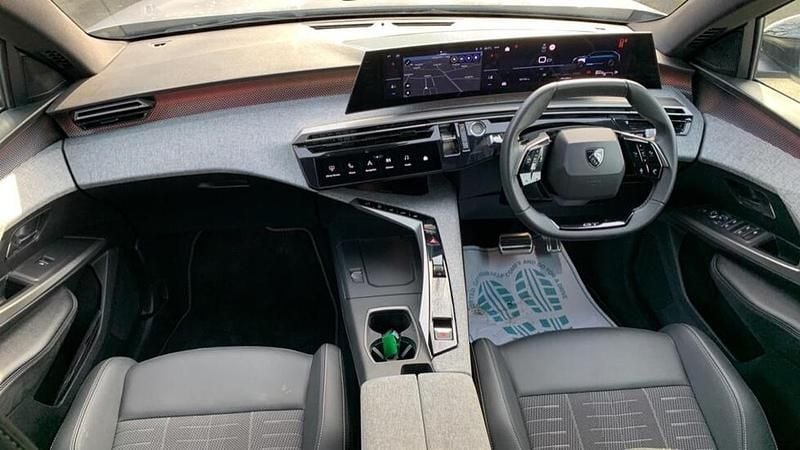 Used Peugeot 5008 GT 134 HP (98 kW) 2025 Grey SUV