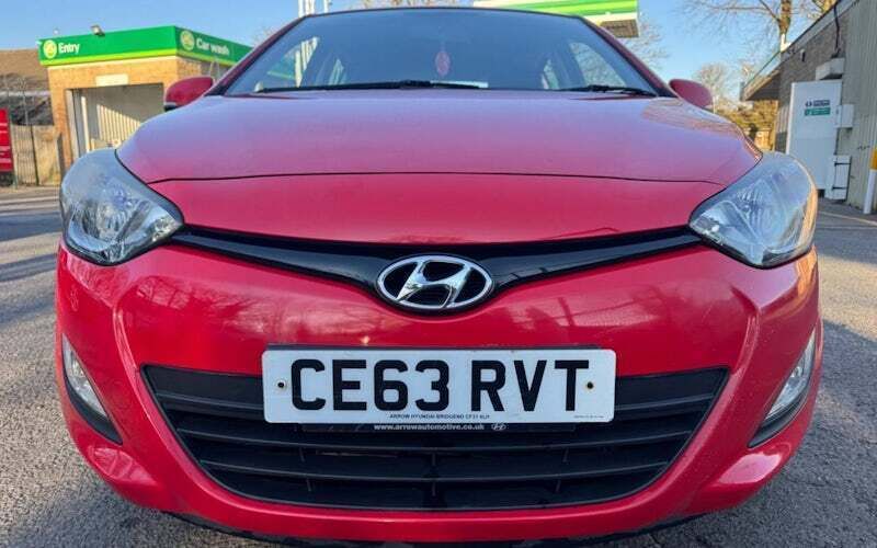 Red Used 2012 Hyundai i20 Active Hatchback | £4,595 (Fair price) - Image 1/4