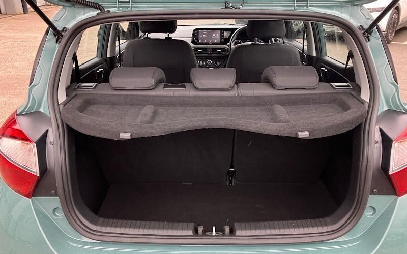 Used Hyundai i10 SE 67 HP (49 kW) 2022 Green Hatchback