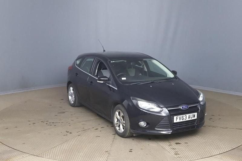 Used Ford Focus Zetec 125 HP (91 kW) 2013 Black Hatchback