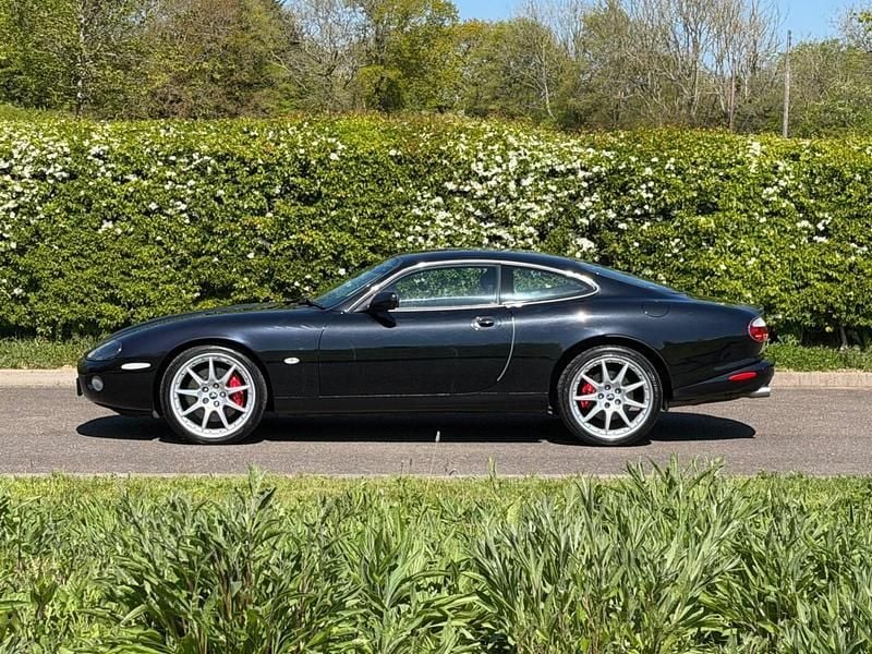 Used Jaguar XKR Supercharged 400 HP (294 kW) 2004 Black Coupe