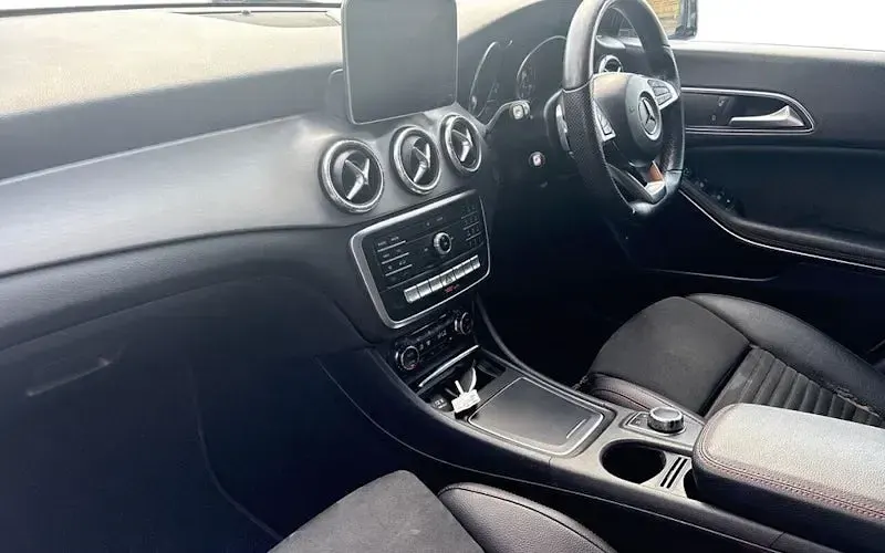 Used Mercedes CLA220 AMG line 170 HP (125 kW) 2018 White Coupe