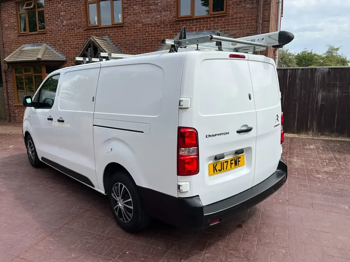 Used Citroën Dispatch 120 HP (88 kW) 2017 White MPV