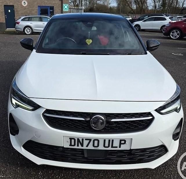 Used Vauxhall Corsa SRi 100 HP (73 kW) 2020 Summit white Hatchback
