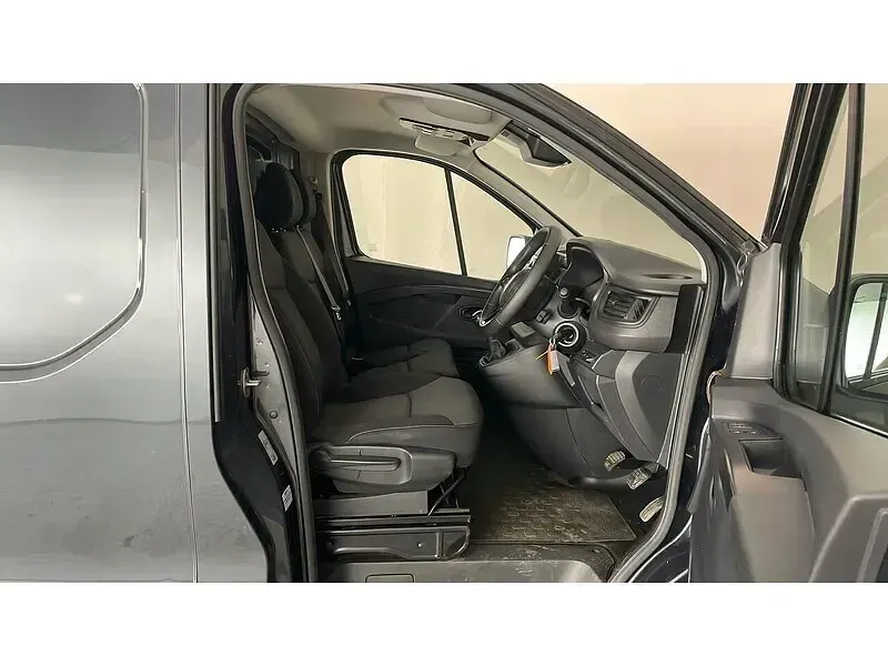 Used Renault Trafic Business 130 HP (95 kW) 2022 Grey
