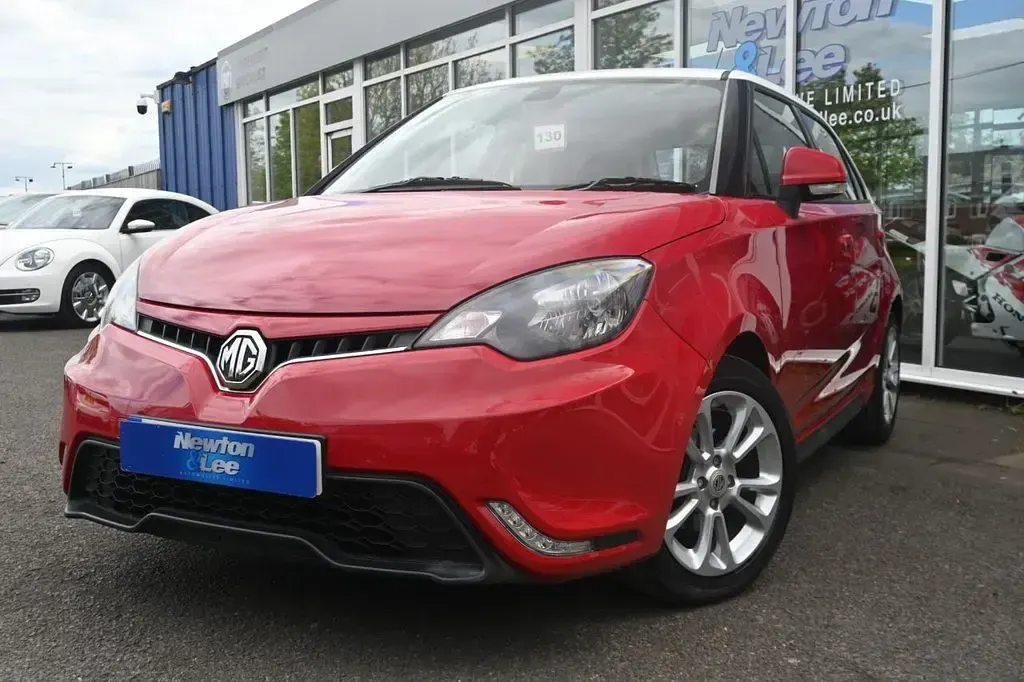 Used MG MG3 106 HP (77 kW) 2017 Red Hatchback