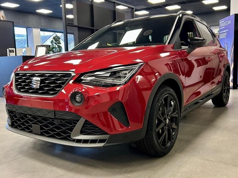 New Seat Arona Black Edition 113 HP (83 kW) 2025 Red SUV
