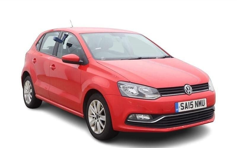 Used VW Polo SE 60 HP (44 kW) 2015 Red Hatchback