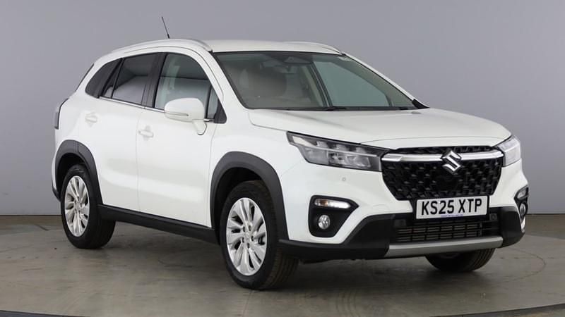 Used Suzuki SX4 129 HP (94 kW) 2025 White Hatchback