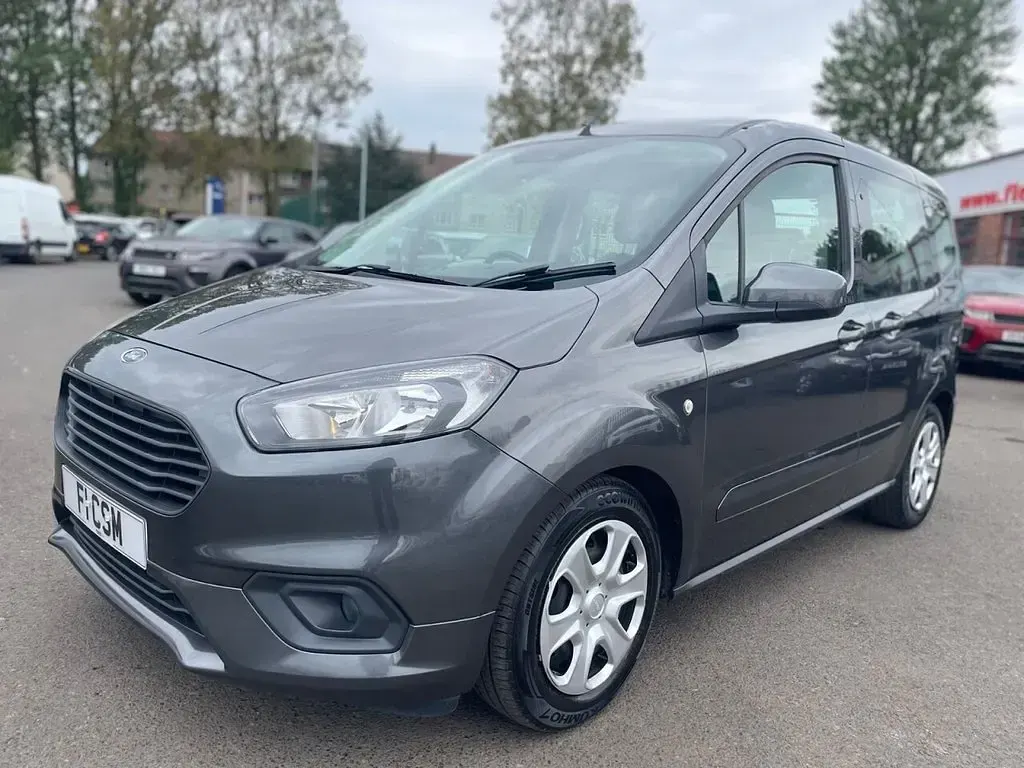 Used Ford Tourneo Courier Zetec 100 HP (73 kW) 2020 Grey MPV