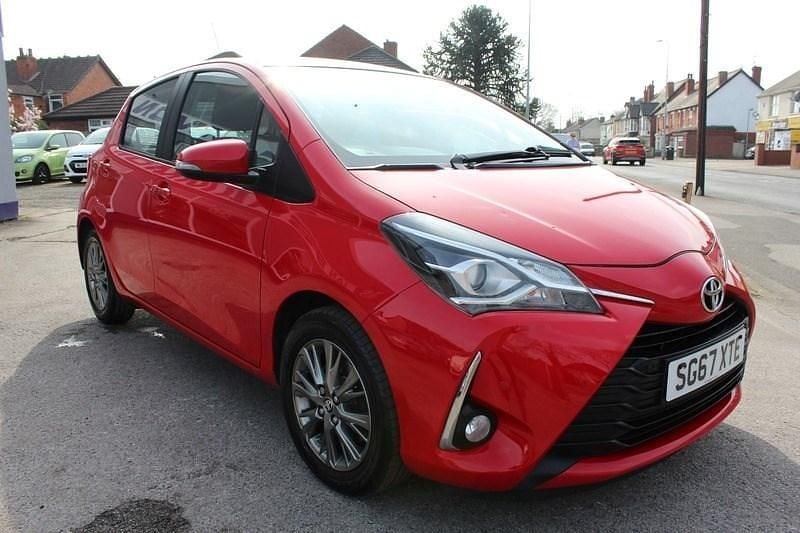 Used Toyota Yaris 2017 Red Hatchback