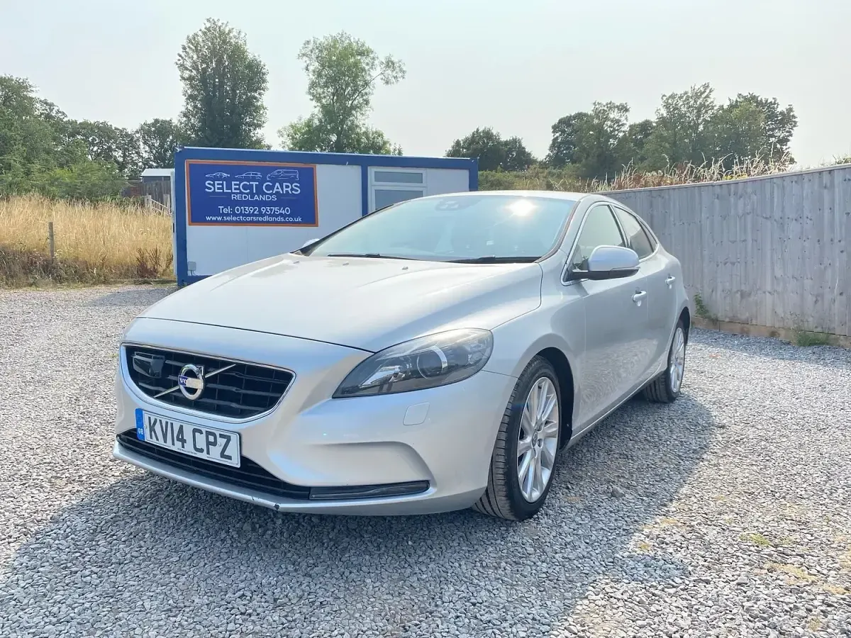 Used Volvo V40 SE Lux 115 HP (84 kW) 2014 Silver Hatchback