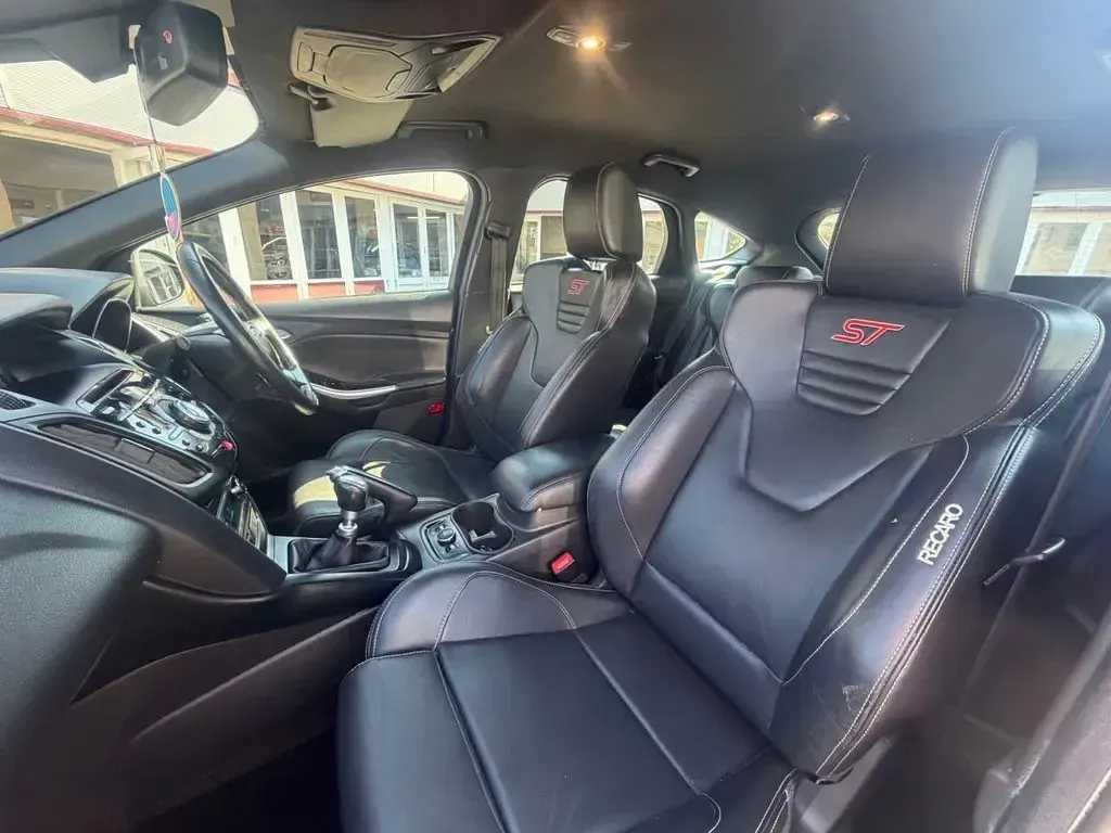 Used Ford Focus ST 250 HP (183 kW) 2014 Blue Hatchback