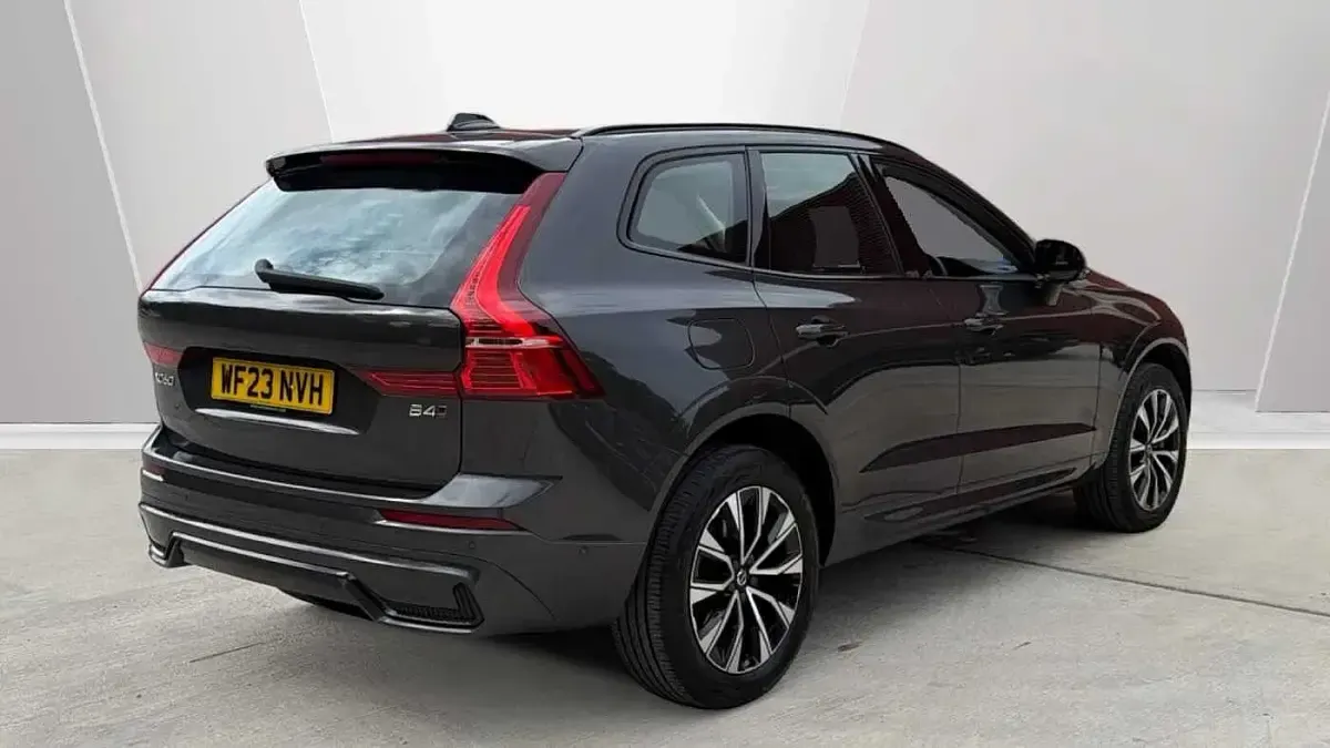 Used Volvo XC60 Plus 194 HP (142 kW) 2023 Grey SUV