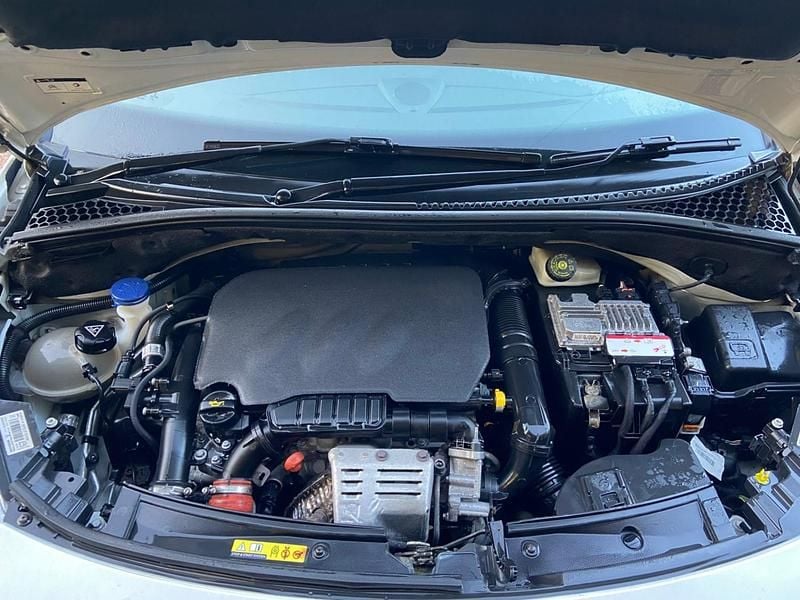 Used DS Automobiles DS3 Prestige 2016 White Hatchback