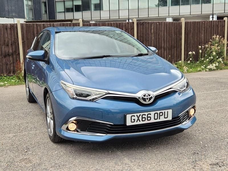 Blue Used 2016 Toyota Auris Hatchback | £8,000 (Fair price) - Image 1/4