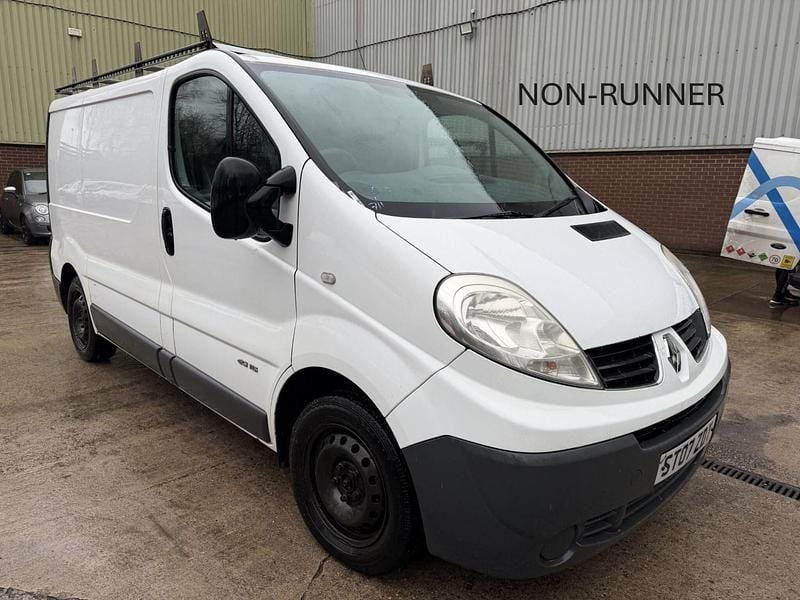 Used Renault Trafic 115 HP (84 kW) 2011 White MPV