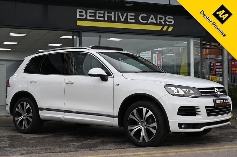 White Used 2013 VW Touareg R-line SUV | £11,950 (A bit pricey) - Image 1/3