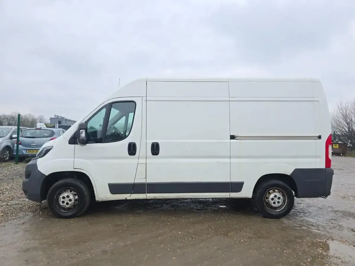 Begagnad Peugeot Boxer 130 HK (95 kW) 2016 Vit Van