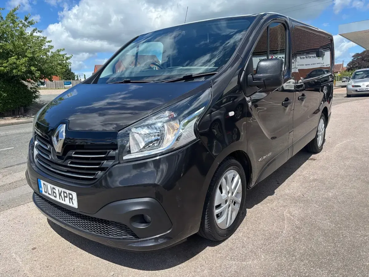 Used Renault Trafic 2016 Black MPV
