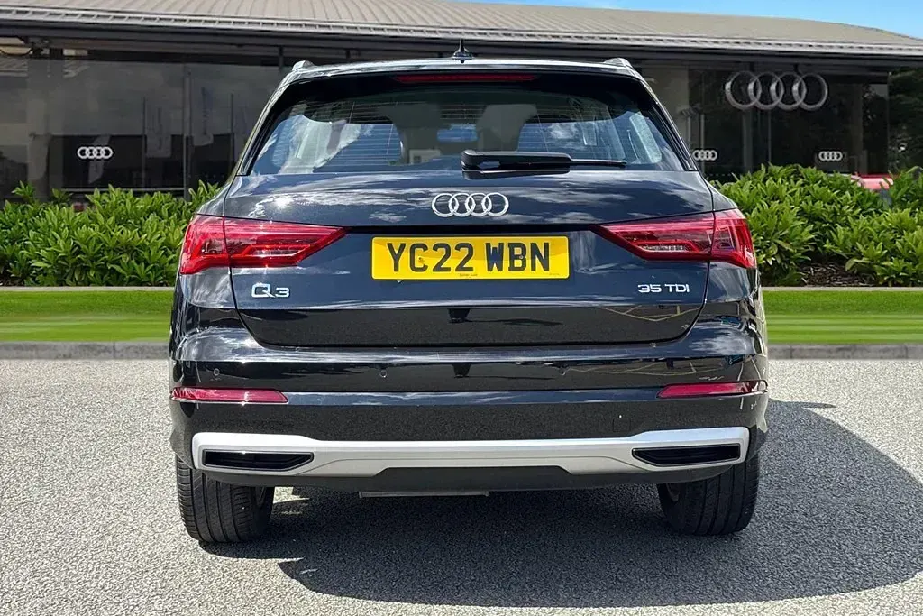 Usado Audi Q3 Sport 150 HP (110 kW) 2022 Preto SUV