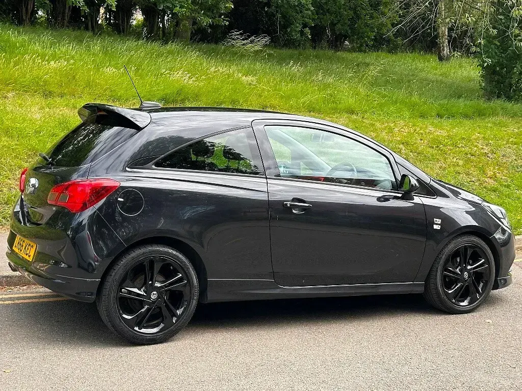 Used Vauxhall Corsa Edition 90 HP (66 kW) 2016 Black Hatchback