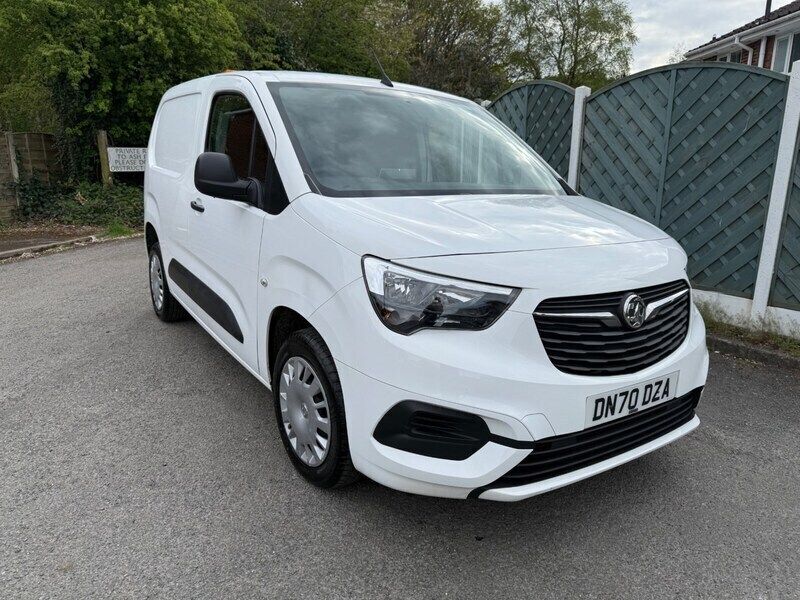 White Used 2020 Vauxhall Combo Sportive MPV | £5,995 (Fair price) - Image 1/4