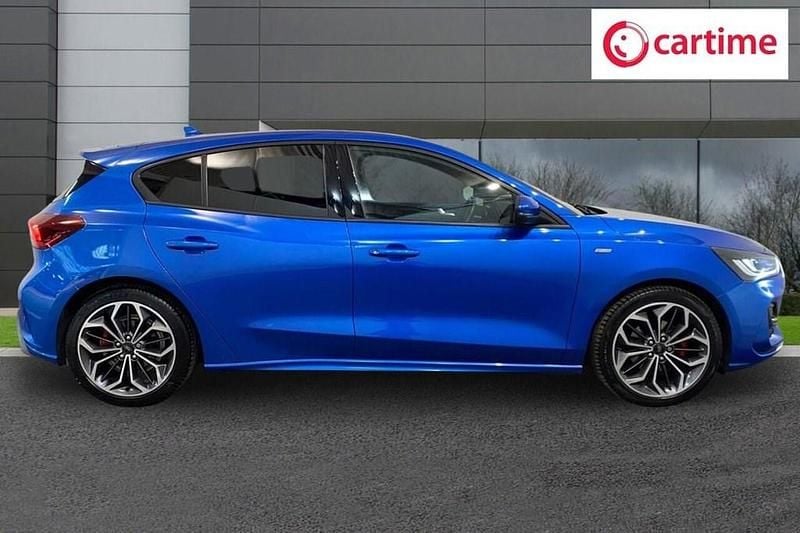 Używany Ford Focus ST-Line X 125 KM (91 kW) 2023 Niebieski Hatchback