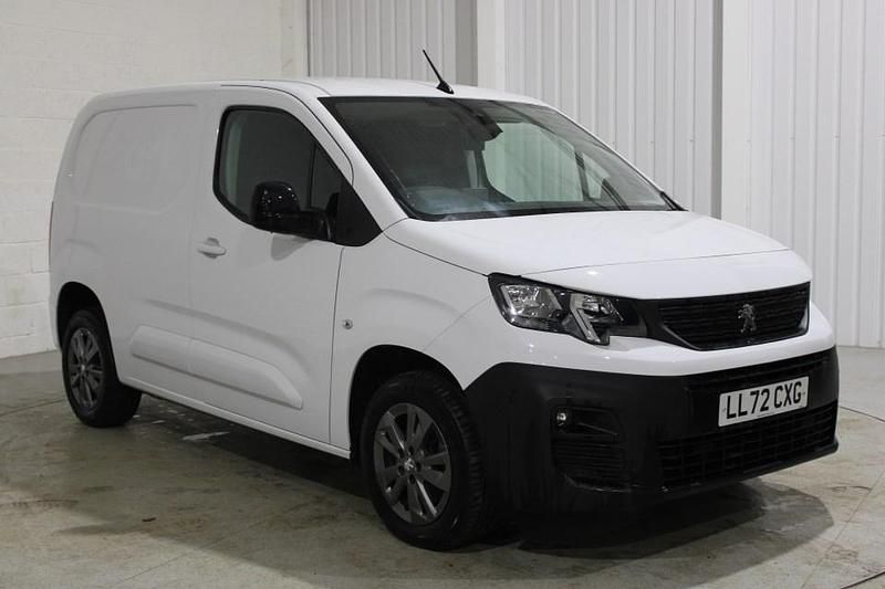 White Used 2022 Peugeot Partner Premium Van | £13,495 (A bit pricey) - Image 1/4
