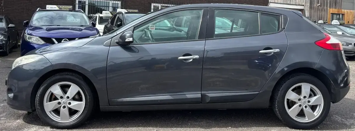 Used Renault Mégane III Dynamique 110 HP (80 kW) 2010 Grey Hatchback