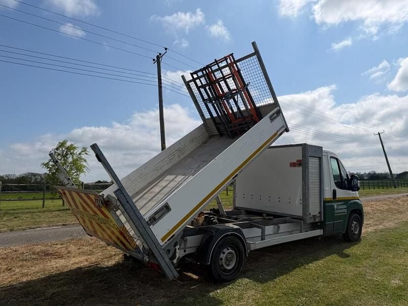 Used Peugeot Boxer 130 HP (95 kW) 2015 White Van