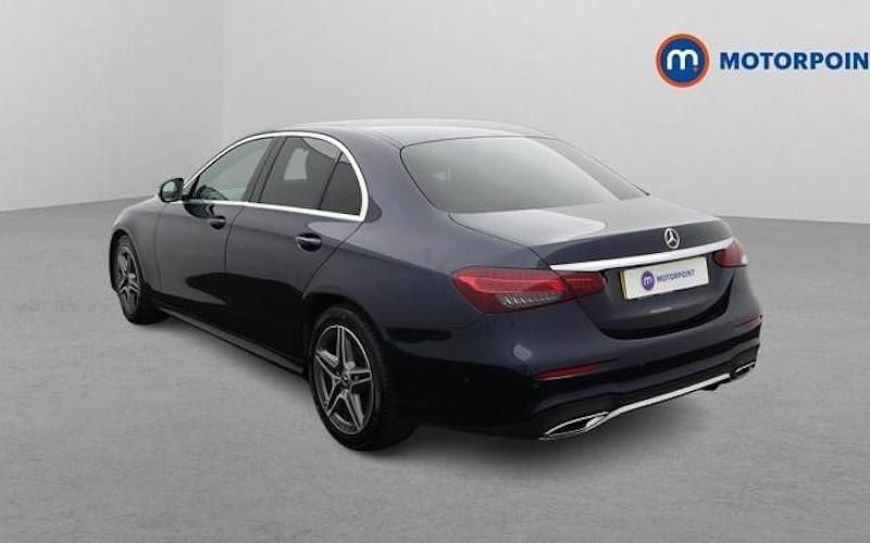 Used Mercedes E200 AMG line 200 HP (147 kW) 2022 Blue Sedan