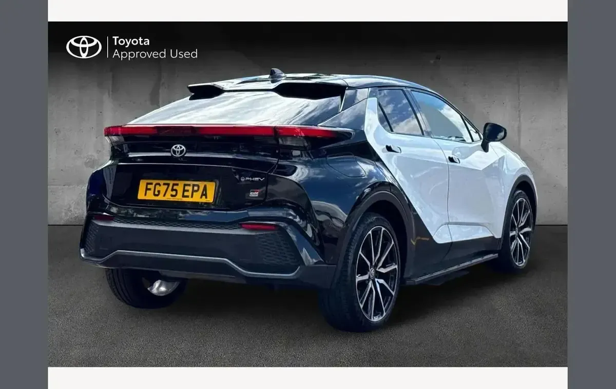 Used Toyota C-HR Sport 223 HP (164 kW) 2025 Platinum white SUV