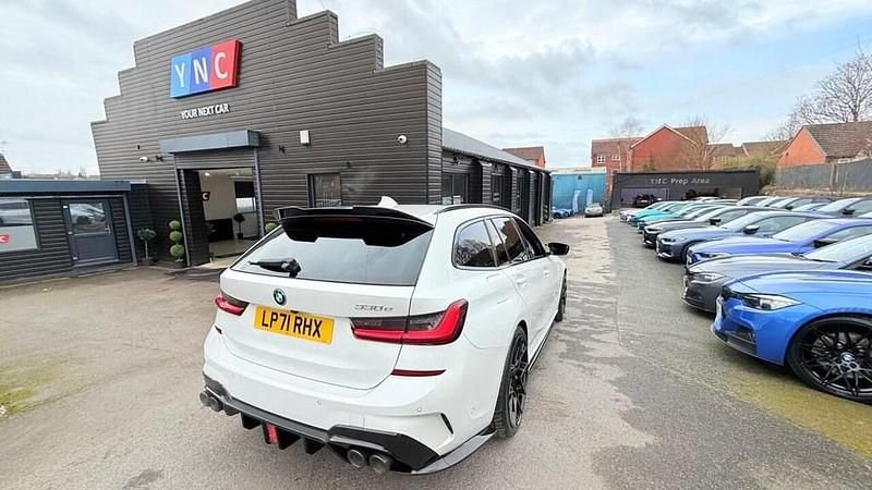 Used BMW 330e M Sport 288 HP (211 kW) 2022 White Estate