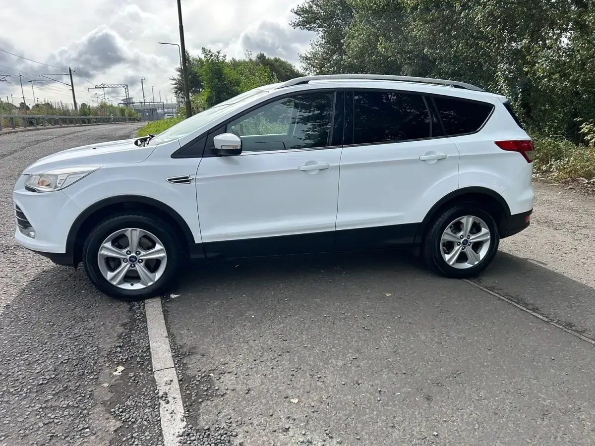 Used Ford Kuga Zetec 150 HP (110 kW) 2016 White SUV