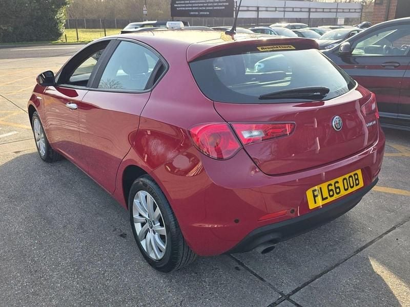 Used Alfa Romeo Giulietta 2016 Red Hatchback