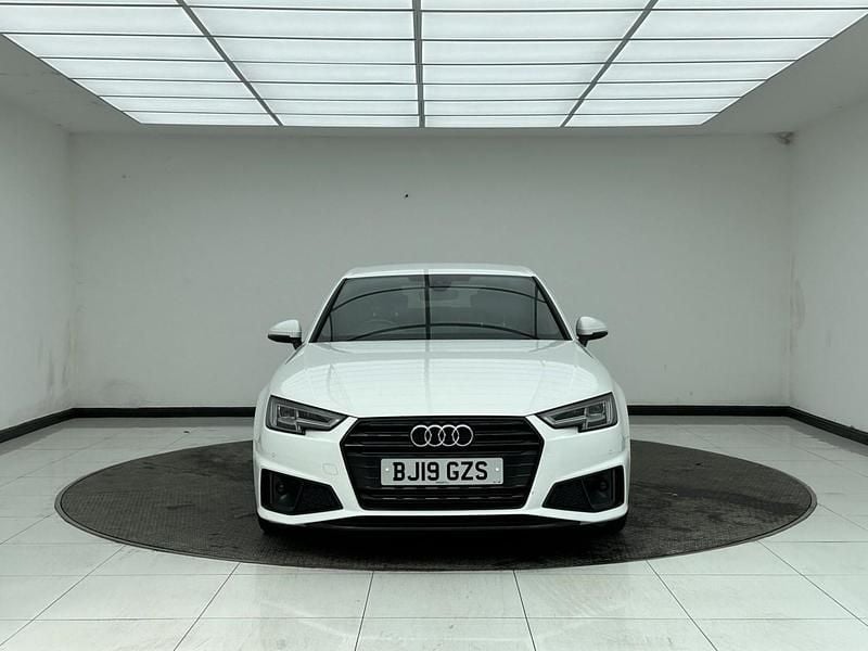 Used Audi A4 Black Edition 150 HP (110 kW) 2019 White Sedan